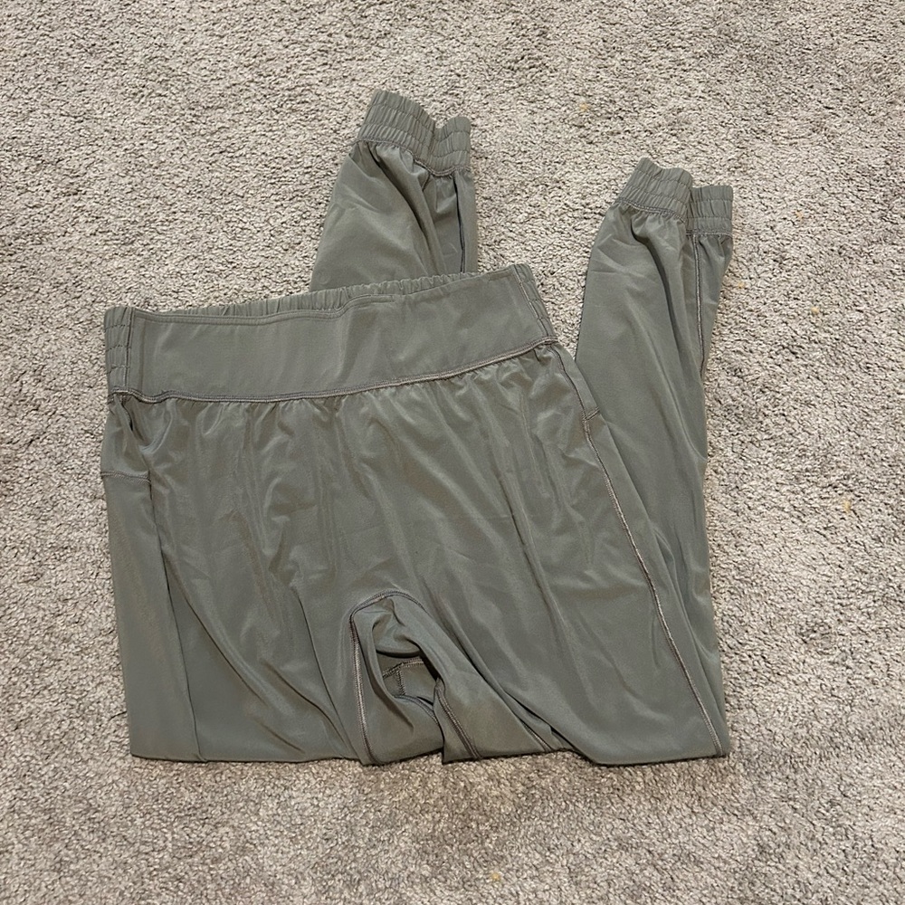 Lululemon Wanderer Jogger Green | size 8